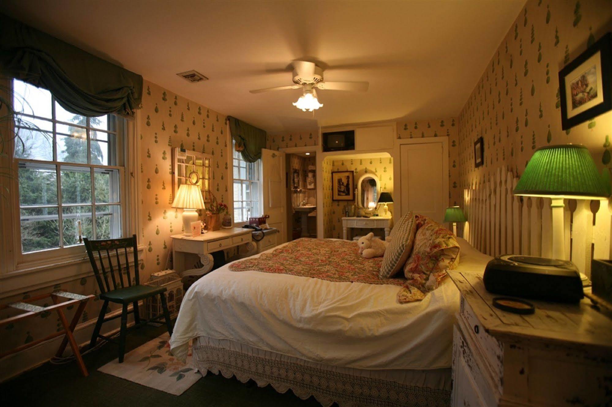 Wild Wisteria Bed & Breakfast Chadds Ford Dış mekan fotoğraf