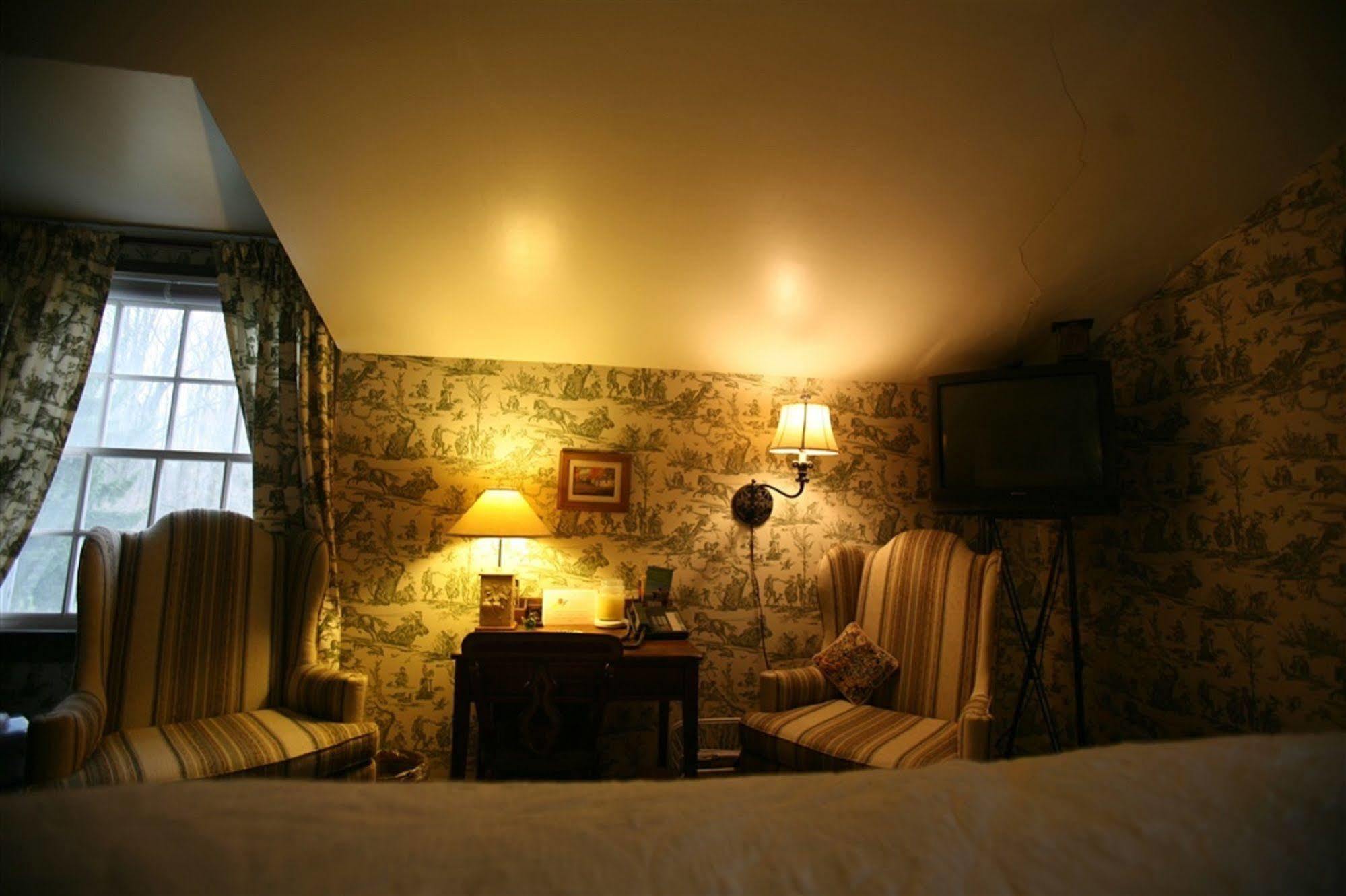 Wild Wisteria Bed & Breakfast Chadds Ford Dış mekan fotoğraf