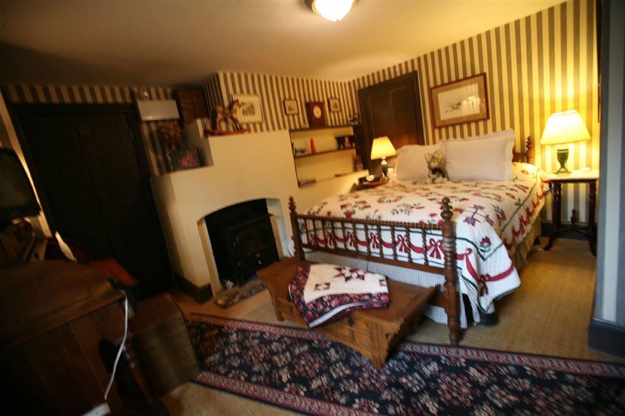 Wild Wisteria Bed & Breakfast Chadds Ford Dış mekan fotoğraf