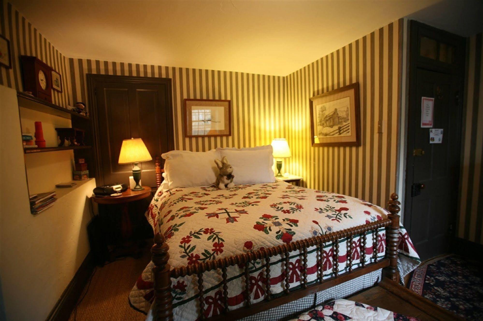 Wild Wisteria Bed & Breakfast Chadds Ford Dış mekan fotoğraf